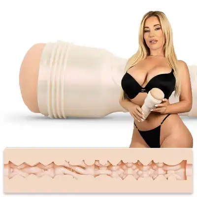 Fleshlight Girls - Savannah Bond. Realistyczny masturbator kultowej seks bomby i gwiazdy porno. Unikalne super stymulujące wnętrze
