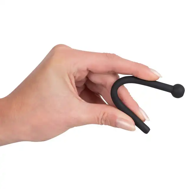Penisplug - Penis Plug Piss Play black. Silikonowy dilator do cewki moczowej z wydrążonym środkiem
