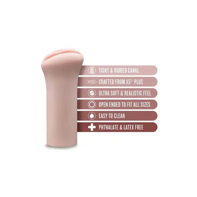 Blush - Enlust Ashlynn Beige. Realistyczna pochwa fantazyjnej modelki AI, miękki i realistyczny materiał w połączeniu z żebrowaniem i ciasnym dopasowaniem