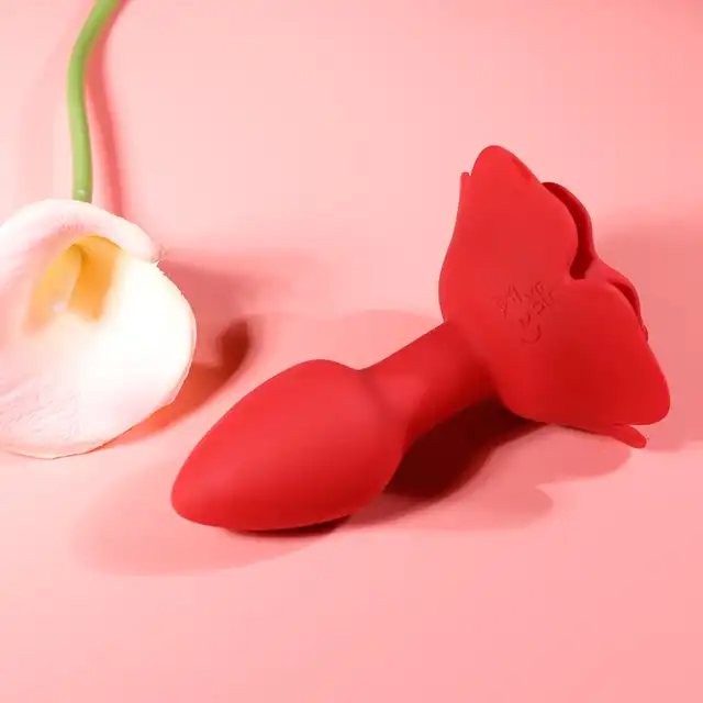 B-Series - Rose Rotating Butt Plug. Wibrujący i rotacyjny korek analny o pięknym kształcie czerwonej róży. Doskonały prezent