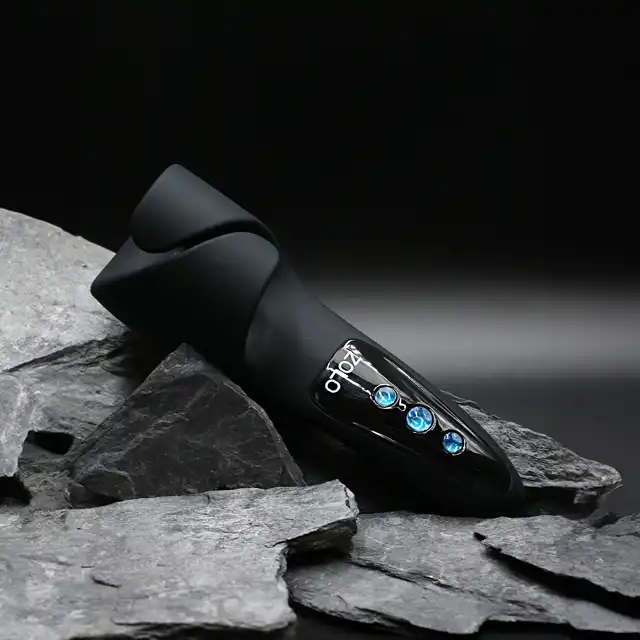 Zolo - Edgemaster. Wibrujący masturbator męski z efektem ściskania i oscylującymi pulsacjami, nowoczesny design i wyjątkowa technologia