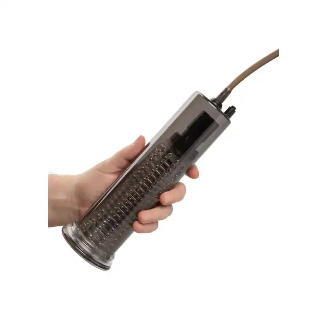 CalExotics - Vibro Air Pump. Wibrująca pompka do penisa z innowacyjną technologią - automatyczna aktywacja wibracji po osiągnięciu idealnego ciśnienia