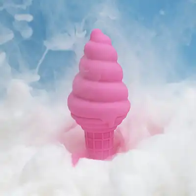 CalExotics - Yum Bum Ice Cone Butt Plug. Różowy korek analny o wyjątkowym kształcie lodów w rożku, miękki, gładki i trwały
