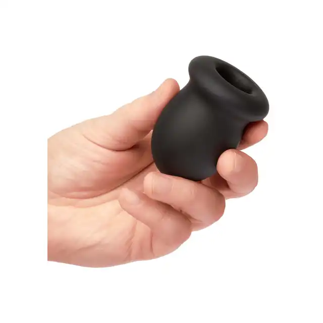 CalExotics - Boundless FTM Stroker 7cm. Masturbator o niewielkich wymiarach, ciasny i rozciągliwy materiał o dwóch stymulacyjnych teksturach