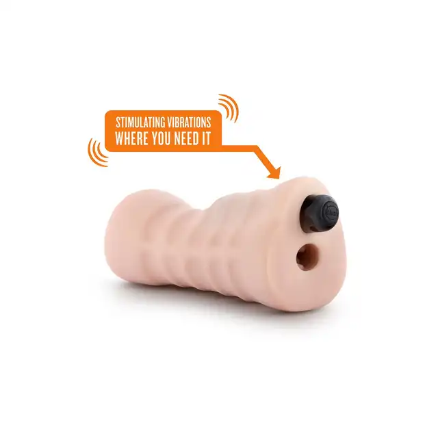 Blush - Enlust Nicole Vibrating. Realistyczny masturbator z mini wibratorem w zestawie, inspirowany soczystymi ustami kochanki AI