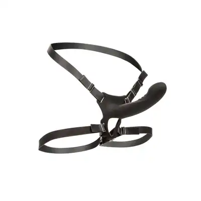 CalExotics - Boundless Rechargeable Harness. Wibrujący strapon z regulowaną uprzężą na biodra i uda, wielofunkcyjna przygoda pełna intensywnych wrażeń