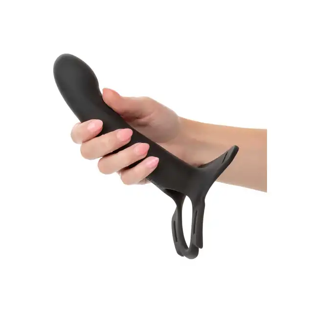 CalExotics - Boundless Rechargeable Harness. Wibrujący strapon z regulowaną uprzężą na biodra i uda, wielofunkcyjna przygoda pełna intensywnych wrażeń