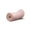 Blush - Enlust Candi Beige. Masturbator o realistycznym kształcie ust modelki AI, z żebrowaniem symulującym głębokie gardło, miękki i ciasny rękaw stymulacyjny