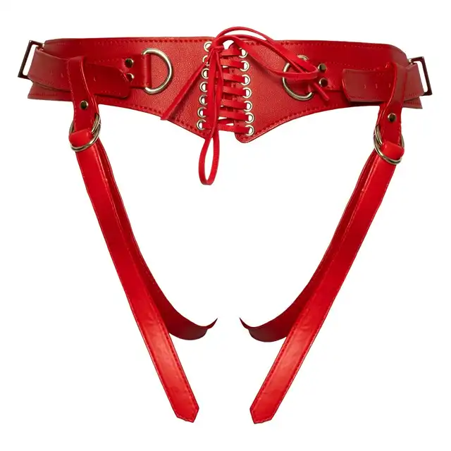 Bad Kitty - Strap On Red S-L. Czerwona uprząż strap-on, umożliwiająca użycie z różnymi dildami i wibratorami, oferując intensywną przyjemność