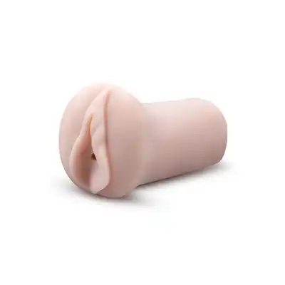 Blush - Enlust Ashlynn Beige. Realistyczna pochwa fantazyjnej modelki AI, miękki i realistyczny materiał w połączeniu z żebrowaniem i ciasnym dopasowaniem