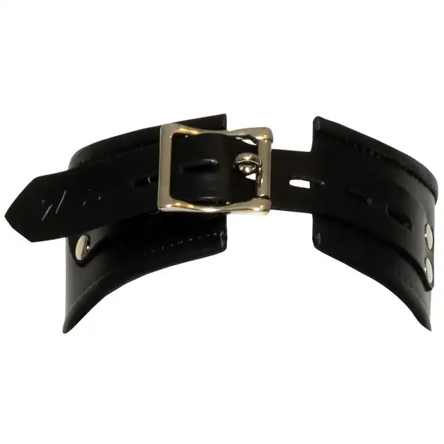 Bad Kitty - Collar black. Szeroka, skórzana obroża z ringiem do przypięcia smyczy, doskonale podkreśla uległość i pokorę w estetycznym stylu
