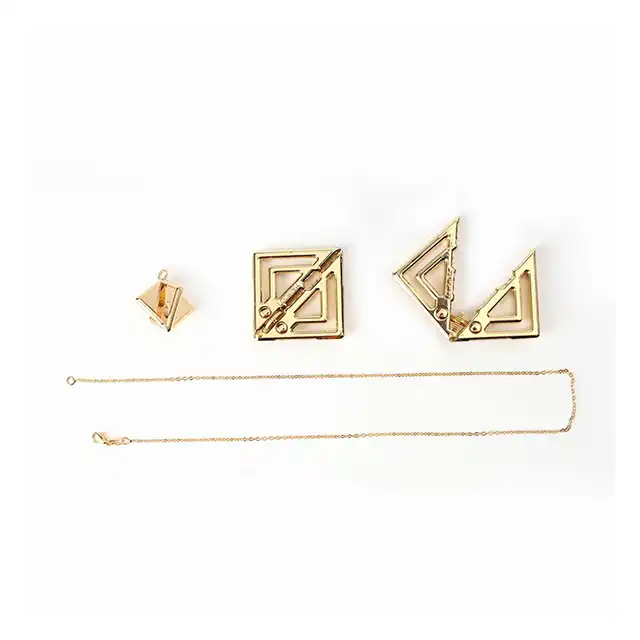 LOCKINK - Adjustable Nipple Clamps with Light Pendant Gold. Regulowane zaciski na sutki z zawieszką pięknie odbijającą światło