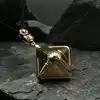 LOCKINK - Vibration Cube 2.0 Gold. Elegancki wibrator incognito w formie złotego łańcuszka, elegancka stymulacja