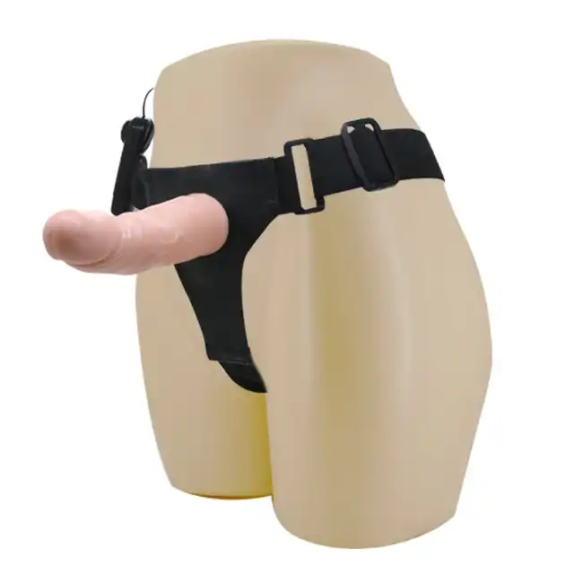 Baile - Strapon Ultra Passionate Harness. Uniwersalny strap-on z realistycznym żyłkowanym dildo i silnymi wibracjami