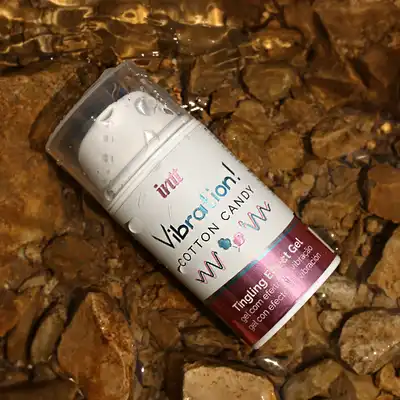 Intt - Vibration! Cotton Candy Tingling Effect Gel. Stymulujący żel do miejsc intymnych o aromacie waty cukrowej, wibrator w płynie