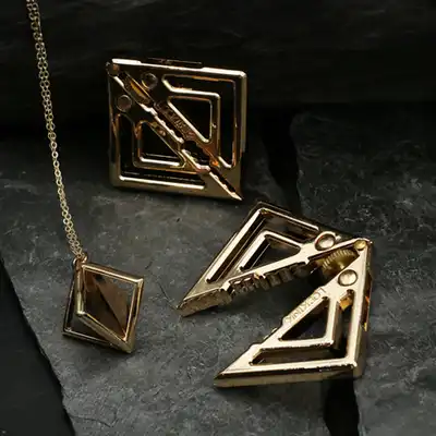 LOCKINK - Adjustable Nipple Clamps with Light Pendant Gold. Regulowane zaciski na sutki z zawieszką pięknie odbijającą światło