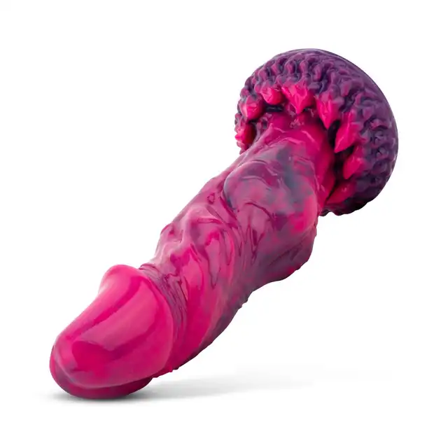 Mythical Mates - Another World Dildo Pink &amp; Purple. Dildo z ustrukturyzowanym trzonem oferuje wszechstronną przyjemność dzięki mocnej przyssawce