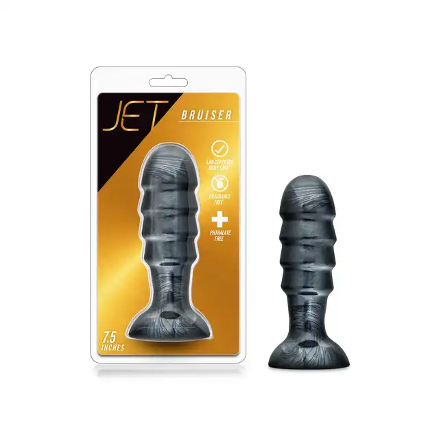 Blush - Jet Bruiser Carbon Metallic Black. Zaawansowany korek analny o kształcie pocisku, wykonany z bezpiecznego PVC o metalicznym wykończeniu