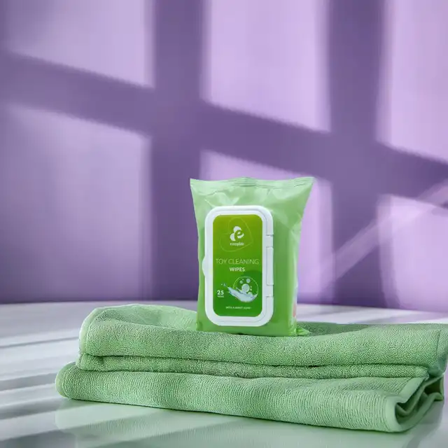 Easyglide - Toy Cleaning Wipes 25pcs. Chusteczki do szybkiego i efektywnego czyszczenia zabawek, delikatna formuła i naturalne składniki 