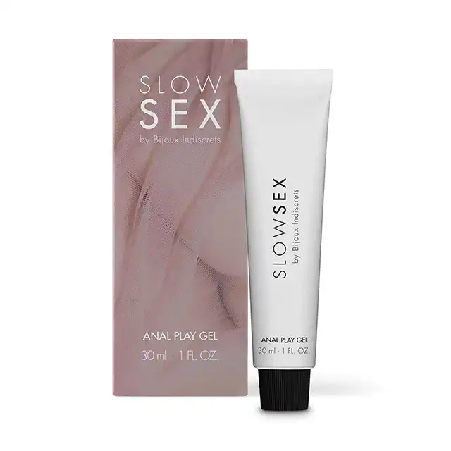 Bijoux Indiscrets -  Slow Sex Anal Play Gel. Żel analny na bazie wody z dodatkiem arniki i rumianka. O zmysłowym aromacie kokosa!