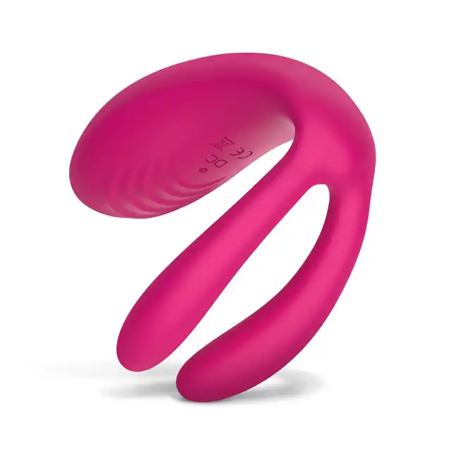 Teazers - Couple Vibrator with Remote. Wibrator dla par z pilotem, dzięki trzem wibrującym końcówkom i kształtowi litery U, oferuje wszechstronną stymulację