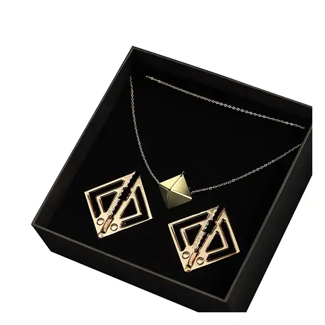 LOCKINK - Adjustable Nipple Clamps with Heavy Pendant Gold. Regulowane zaciski na sutki z ciężką złotą zawieszką, elegancka biżuteria erotyczna