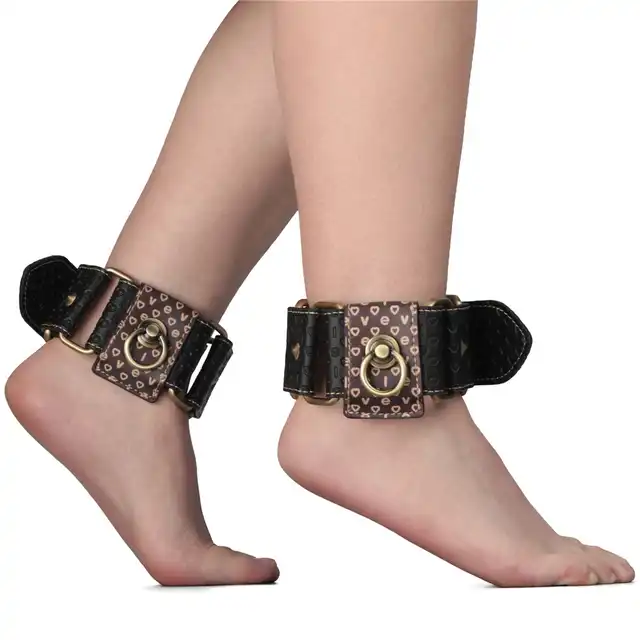 LoveToy - Rebellion Reign Ankle Cuffs. Kajdanki łączące luksus i rustykalny urok z wytrzymałością, przekształć intymne chwile w stylowe doświadczenie