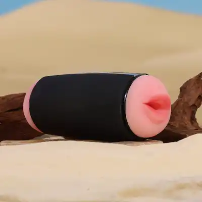 Boys Series - Susan Double Delight. Zaawansowany masturbator z realistycznego materiału, teksturowaną komorą i 36 funkcjami wibracji