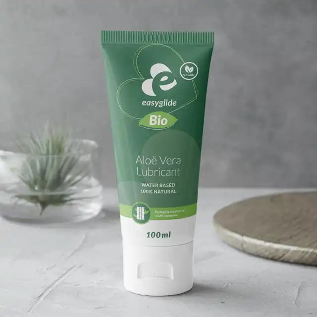 EasyGlide - Bio Aloë Vera Lubricant. Wodny lubrykant z kojącym aloesem i formułą 100% biologiczną i naturalną, zapewnia delikatne nawilżenie i pielęgnację skóry