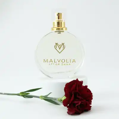 Malvolia - After Dark For Woman 50ml. Feromony damskie o niezwykłej kompozycji, łączą w sobie nuty piwonii, czarnej porzeczki i róży