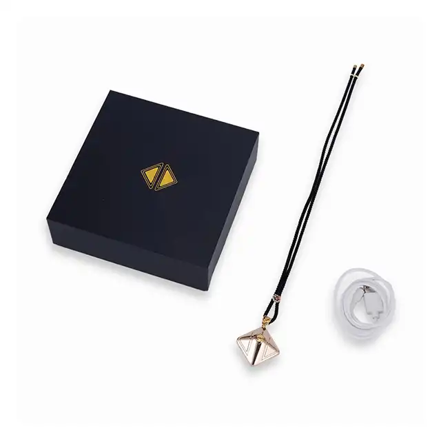 LOCKINK - Vibration Cube 2.0 Gold. Elegancki wibrator incognito w formie złotego łańcuszka, elegancka stymulacja