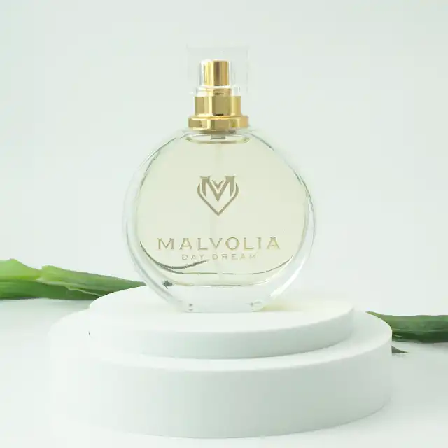 Malvolia - Day Dream For Woman 50ml. Feromony damskie o uwodzicielskiej kompozycji, łączą w sobie nuty pomarańczy, jaśminu i białego piżma