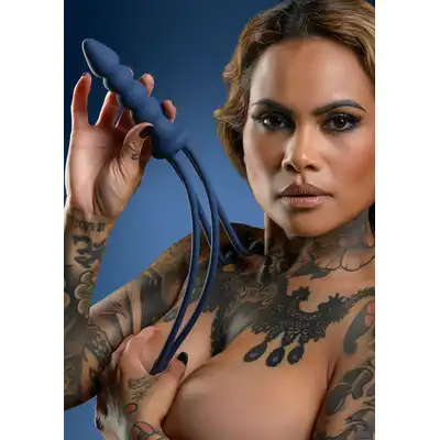 Taboom - Silicone Whip and Plug Blue. Innowacyjny duet, łączący elastyczny pejcz z korkiem analnym, oferujący wszechstronność i intensywne doznania