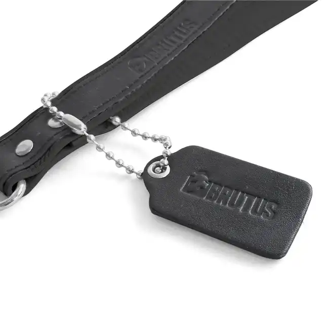 Brutus - Short Leather Leash. Krótka skórzana smycz zapewnia pełną kontrolę i bliskość, oferuje wytrzymałość oraz elegancki design