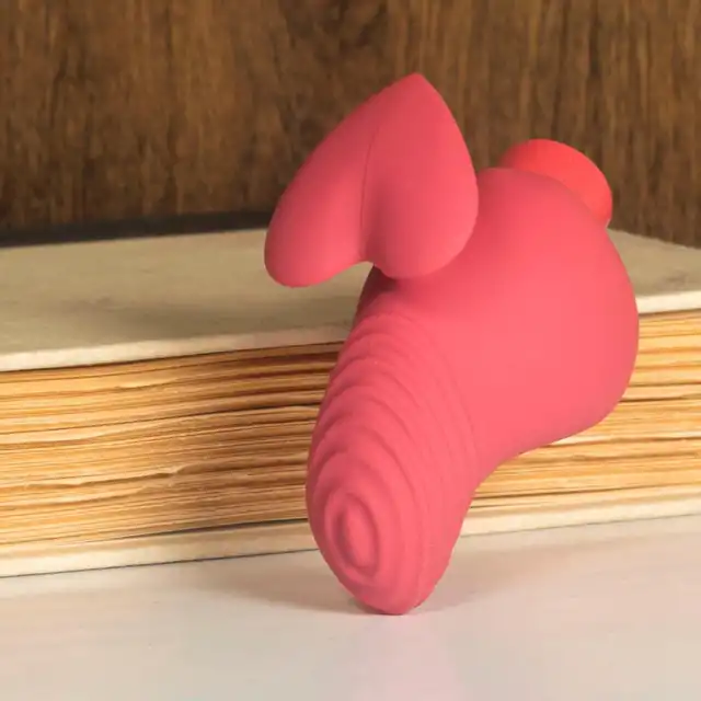 Gaia - Eco Love Vibrator. Różowy, biodegradowalny wibrator na palec z 10 trybami wibracji