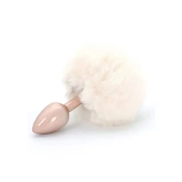 ToyJoy - Enchanting Bunnytail Plug. Biały korek analny o gładkiej powierzchni, zakończony króliczym ogonkiem.