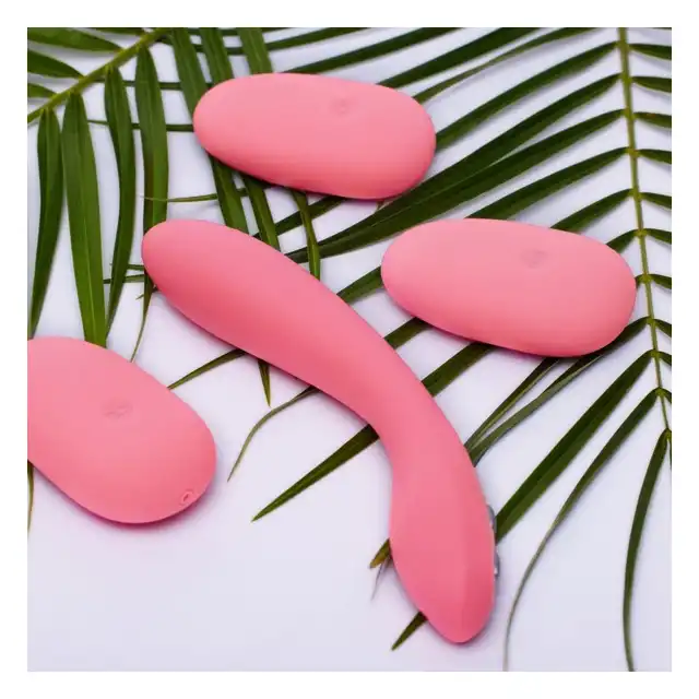 Je Joue - ILY The Wand Pink. Kompaktowy wibrator z mocnymi wibracjami genialnie stymulującymi punkt G