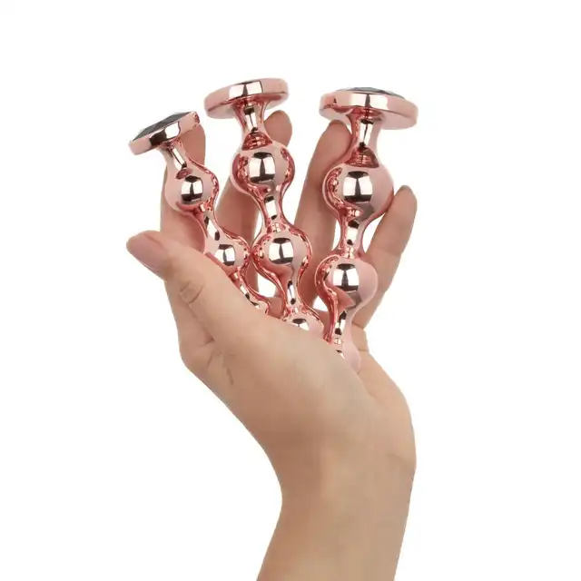 Rosy Gold - Metal Butt Plug Set 3 Pieces Rose Gold. Elegancki zestaw metalowych wtyczek analnych o wyjątkowej konstrukcji