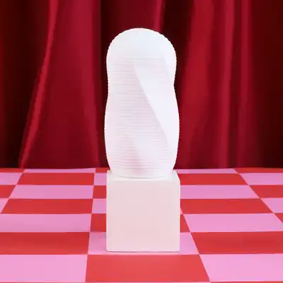 ToyJoy - Hero Medium Masturbator Swirl. Unikalny spiralny masturbator kieszonkowy, dostarcza niezrównanych wrażeń