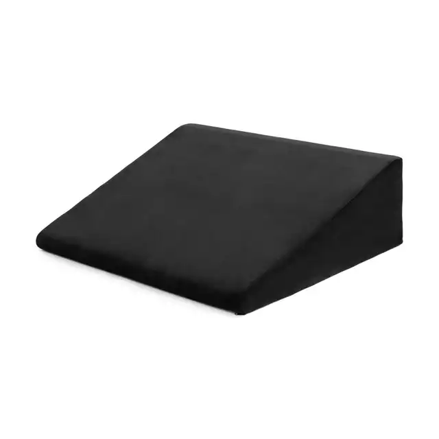 Bedroom Fantasies - Triangle Pillow. Kompaktowa poduszka wzmacniająca intymność i komfort