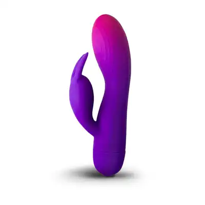 Rocks Off - Glo-Girl Rabbit Purple. Miękka, bezpieczna dla ciała silikonowa powłoka i mocna podwójna stymulacja. 