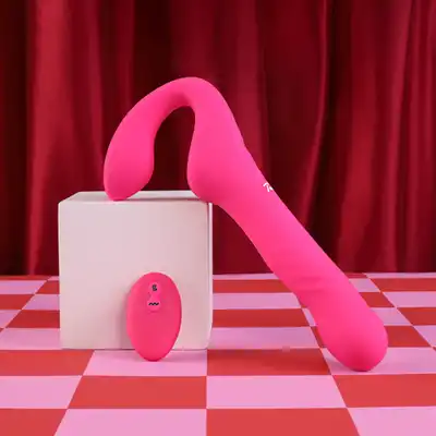 Teazers - Strapless Strap On Vibrator Pink. Wibrujący strapon bez uprzężowy, intensywna stymulacja łechtaczki, punktu G i strefy analnej w jednym