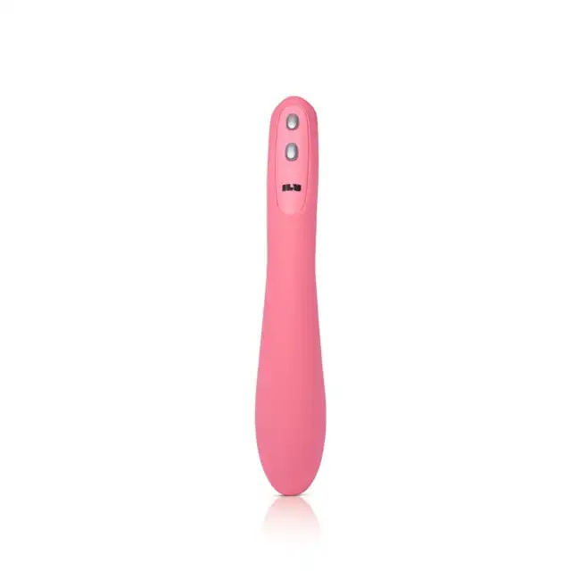 Je Joue - ILY The Wand Pink. Kompaktowy wibrator z mocnymi wibracjami genialnie stymulującymi punkt G