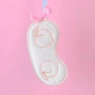 Sportsheets - S&amp;M Peaches ‘n CreaMe Blindfold Cream. Opaska na oczy ze sprośnym haftem brzoskwinek