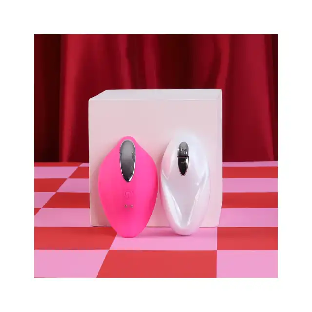 Teazers - Mini Vibrator With Remote Control. Dyskretny wibrator łechtaczkowy z pilotem, idealny towarzysz dla miłośników zabawy incognito