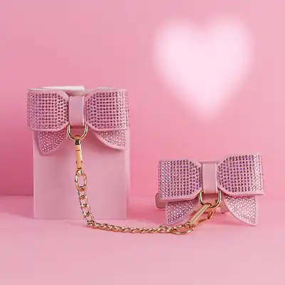 Ouch! - Paris Collection Handcuffs. Komfort i elegancja w kajdankach na nadgarstki w stylu paryskim