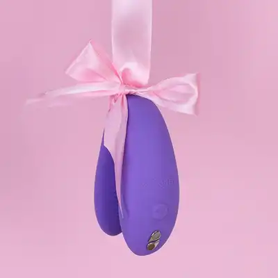 We-Vibe - Sync Go. Lekki, przenośny wibrator dla par, hands-free wibracje, idealny do podróży, w kolorze fioletowym