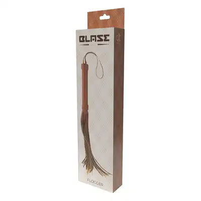 Blaze - Elite Flogger Cognac Vegan Leather. Elegancji i wytrzymały pejcz z wegańskiej skóry o bogatym kolorze koniaku