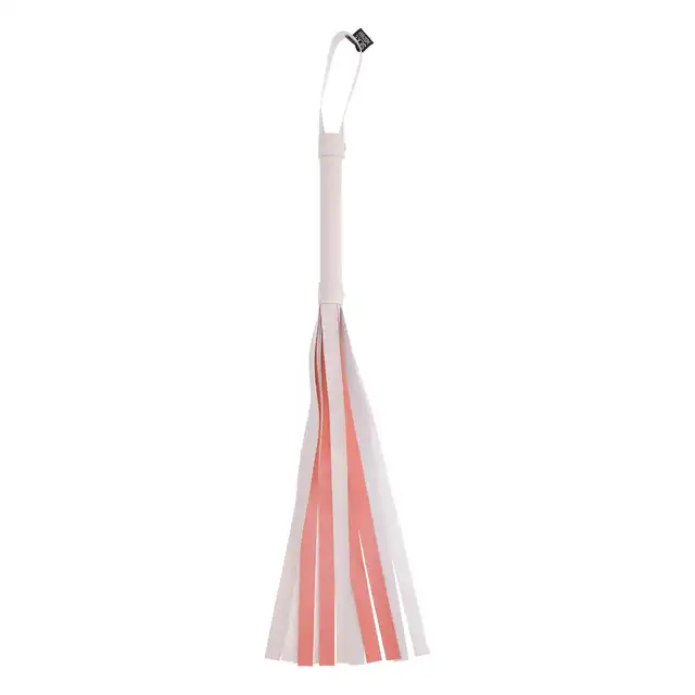 Sportsheets - Peaches `n CreaMe Stripe Flogger. Pudrowo różowy bat o skórzanym wykończeniu, figlarna przyjemność