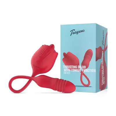 Teazers - Rose Vibrator with Thrusting Dildo. Zabawka, która łączy w sobie trzy rodzaje stymulacji: wibracje, pchnięcia oraz lizanie językiem, pełne spektrum przyjemności